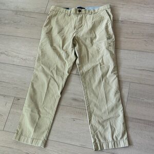 Tommy Hilfiger Khaki Pants size 34 x 30 NEW with tags